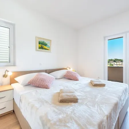 Daire In With Sea View, Balcony, Air Conditioning, Wifi 4979-2 *